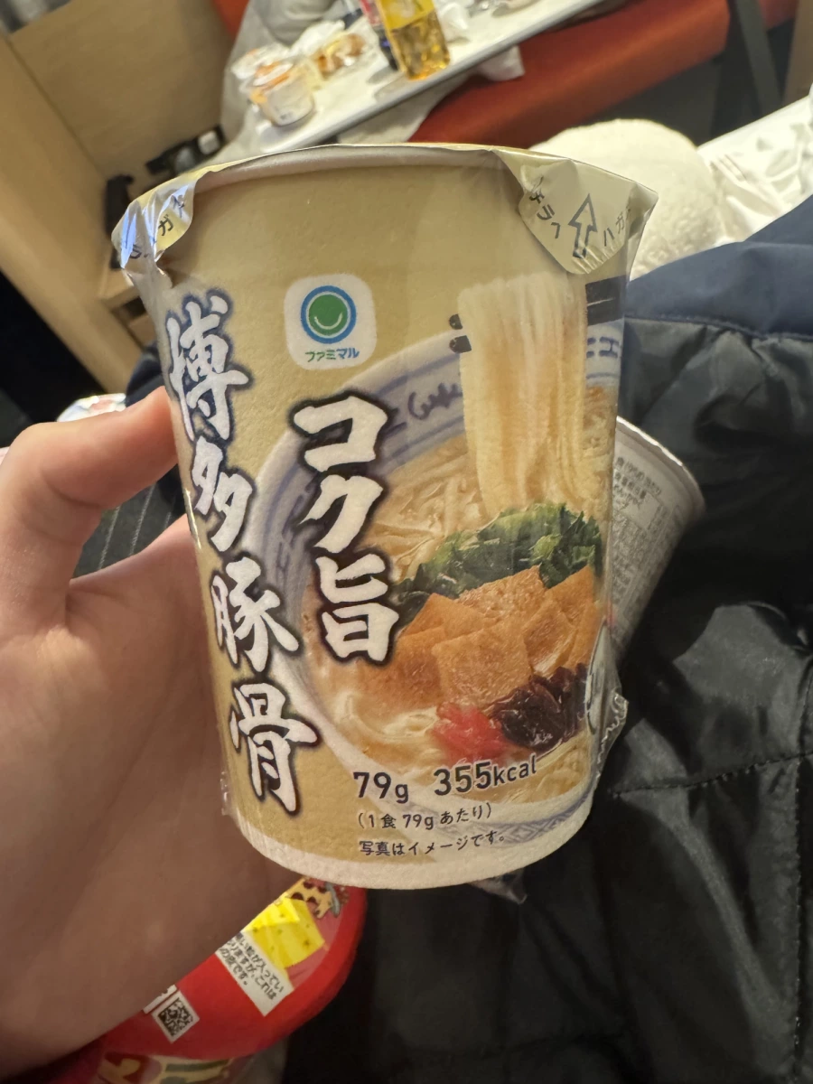 全家便利商店 Famimaru 博多豚骨杯麵