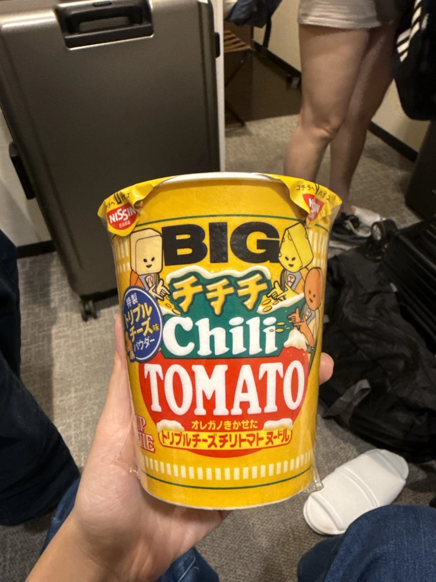 日清杯麵三重起司辣椒番茄口味