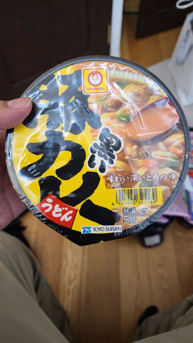 東洋水產 Maruchan 黑咖哩烏龍麵