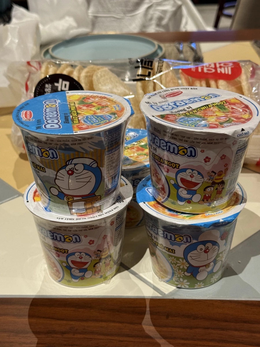 Acecook 哆啦A夢迷你杯麵（起司風味）、Acecook 哆啦A夢迷你杯麵（酸辣海鮮風味）