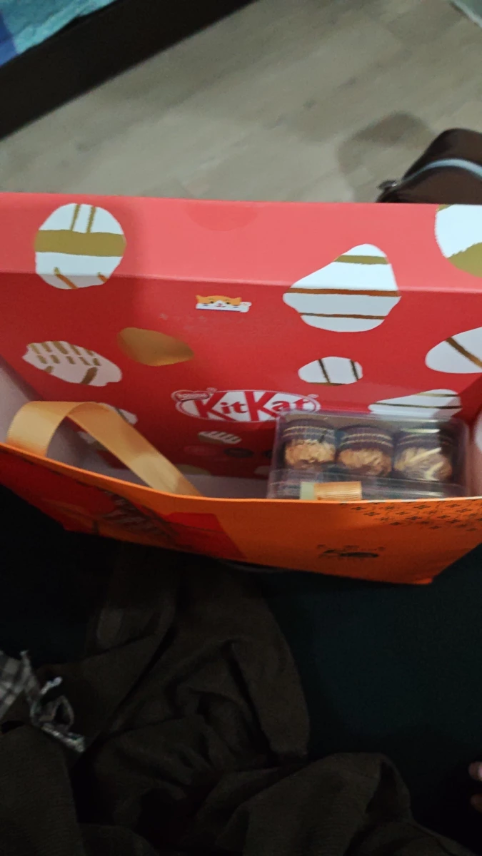 KitKat 巧克力禮盒、金莎巧克力 (Ferrero Rocher)