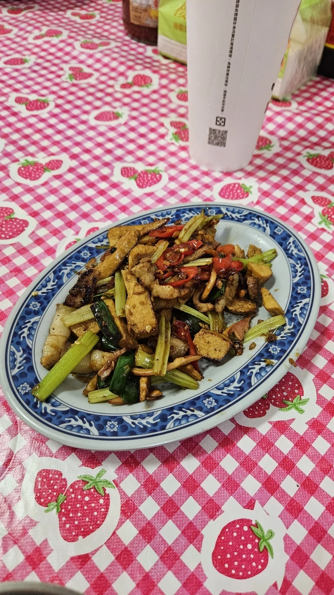客家小炒（含豬肉之熟食菜餚）