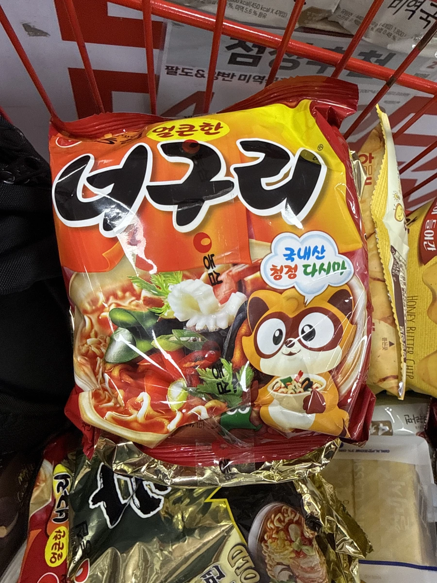 農心浣熊辣味烏龍麵 (Nongshim Neoguri Ramen)、不倒翁金拉麵 (Ottogi Jin Ramen)