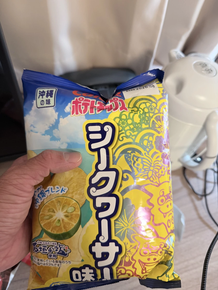 Calbee 沖繩酸桔味洋芋片