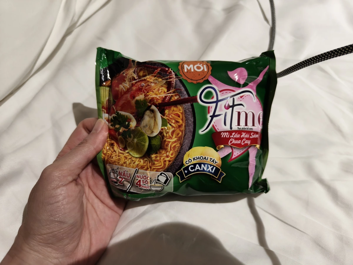 Fitme 酸辣海鮮泡麵