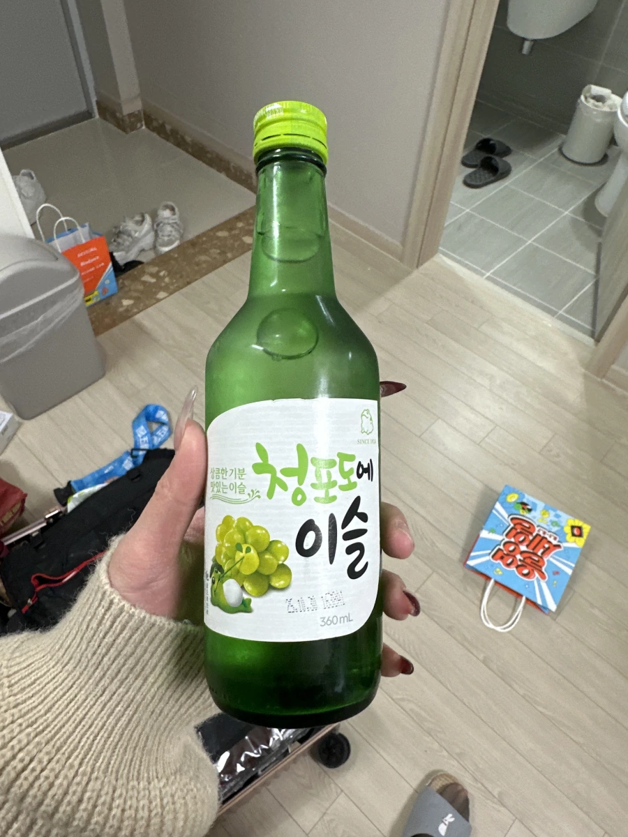 真露青葡萄風味燒酒