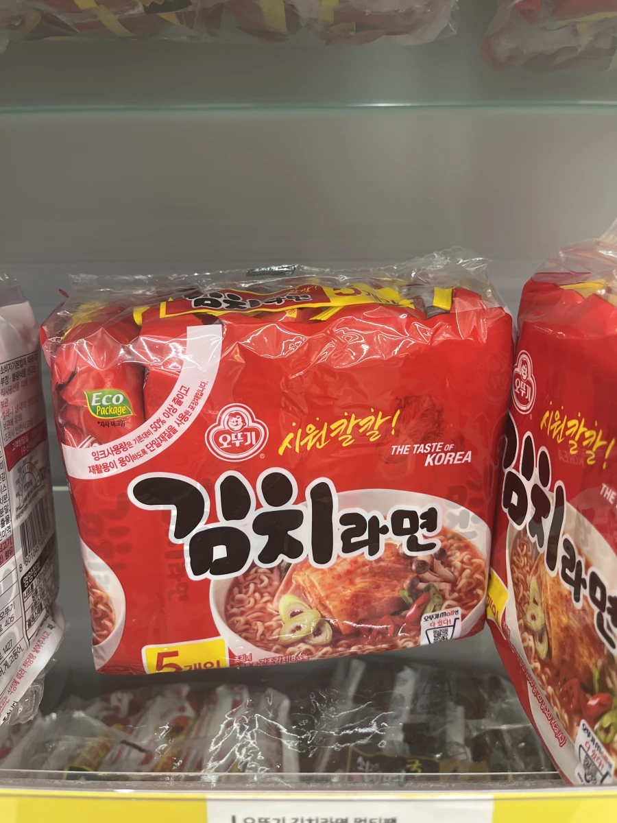不倒翁金泡菜拉麵 (Ottogi Kimchi Ramen)