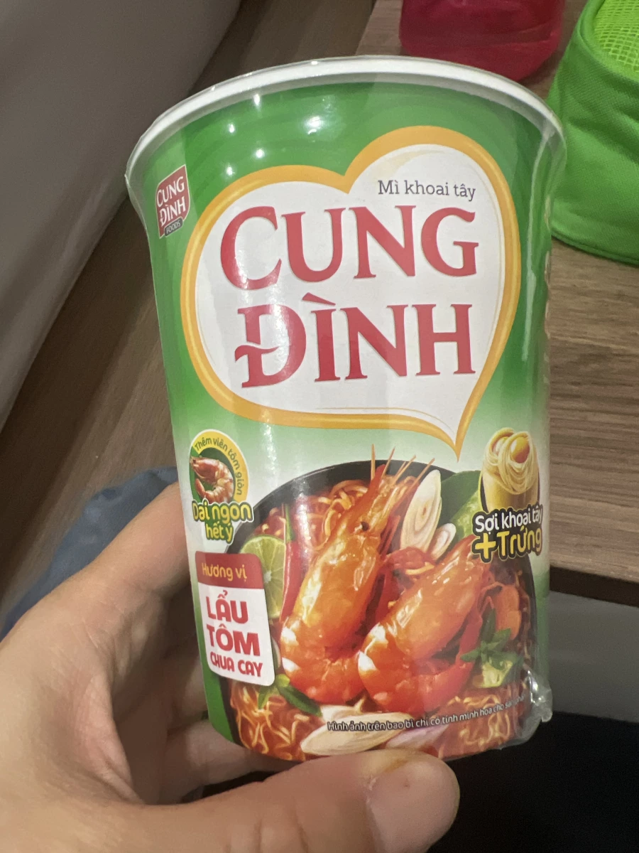 Cung Dinh 越南酸辣蝦風味馬鈴薯杯麵