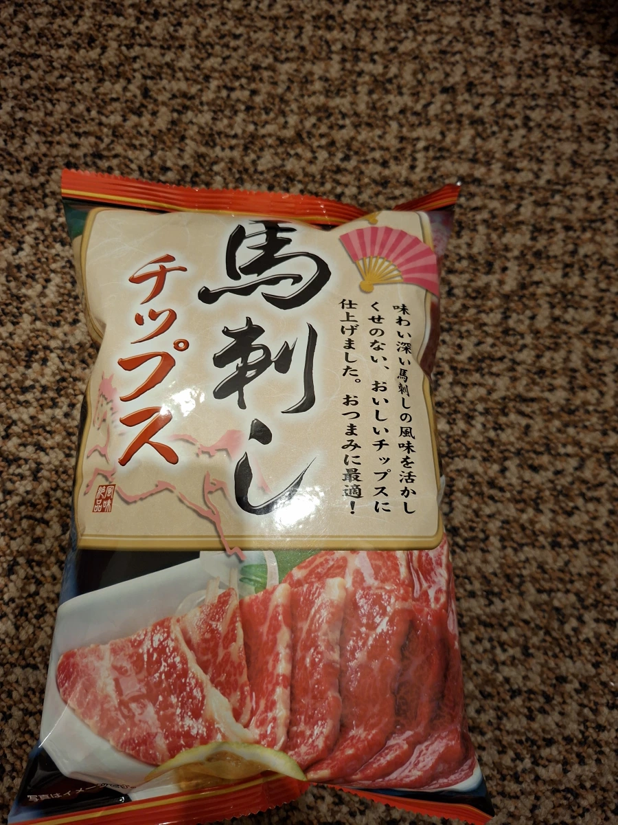馬刺しチップス (馬肉刺身風味脆餅)