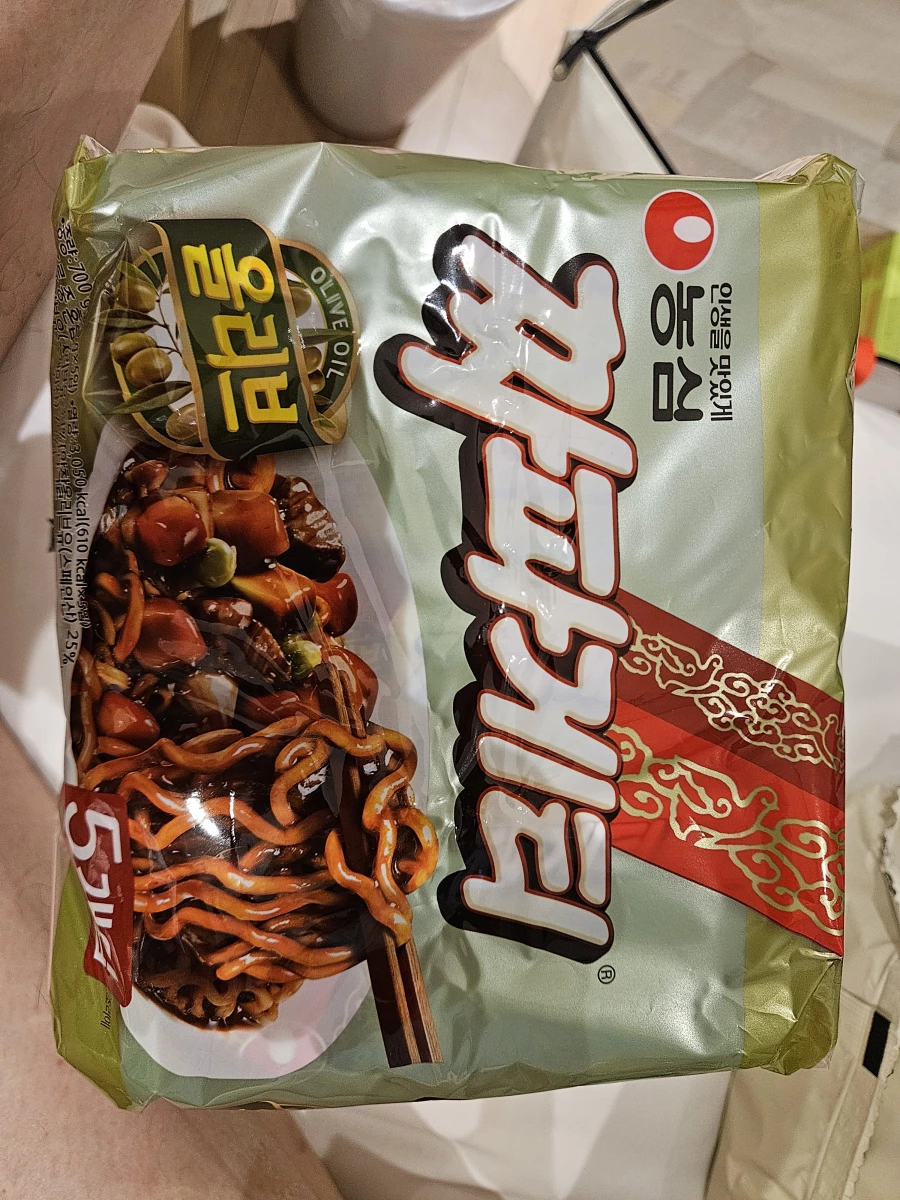 農心炸醬麵 (Nongshim Chapagetti)