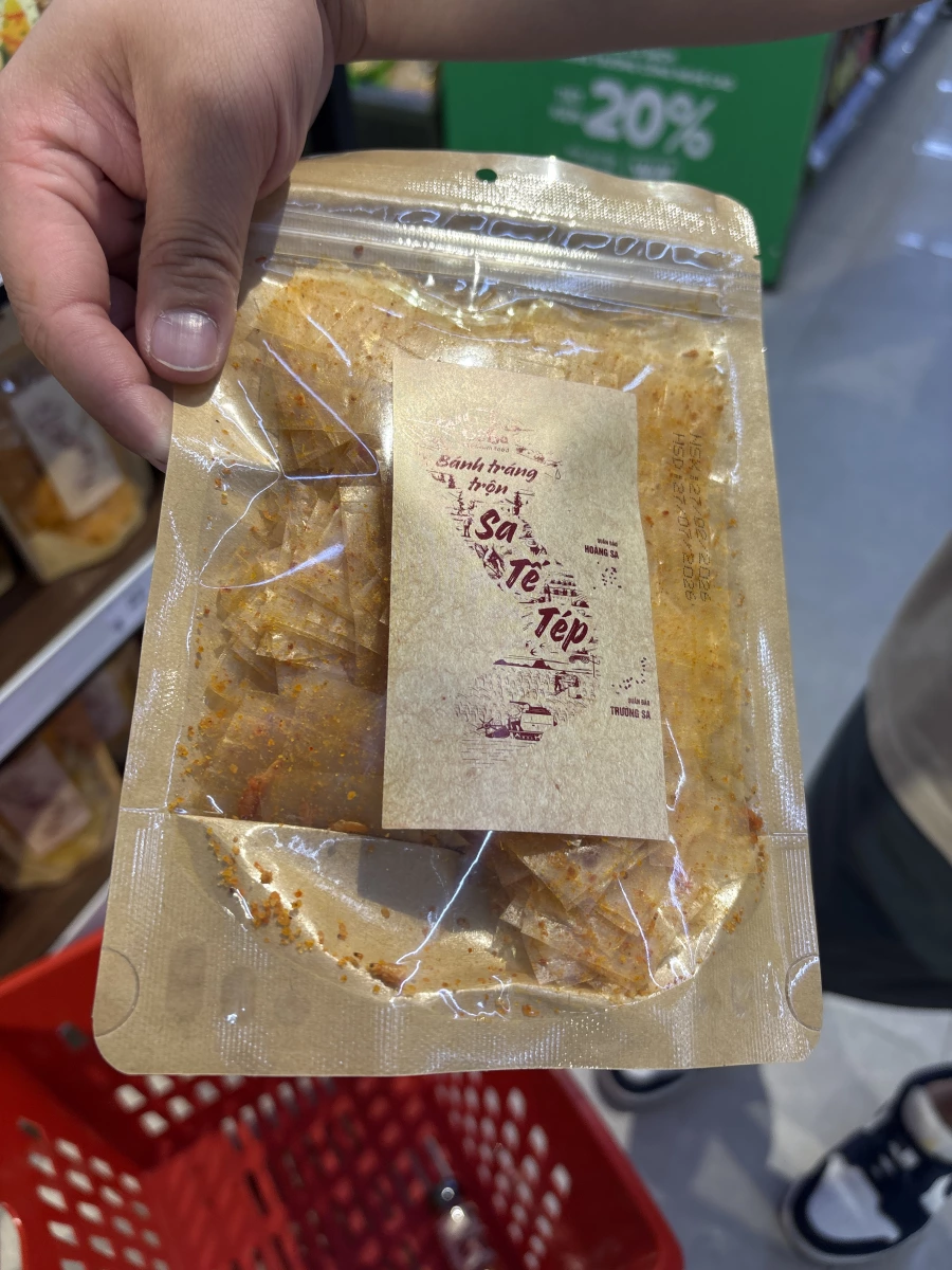 越南沙茶蝦皮拌米紙 (Bánh tráng trộn Sa Tế Tép)