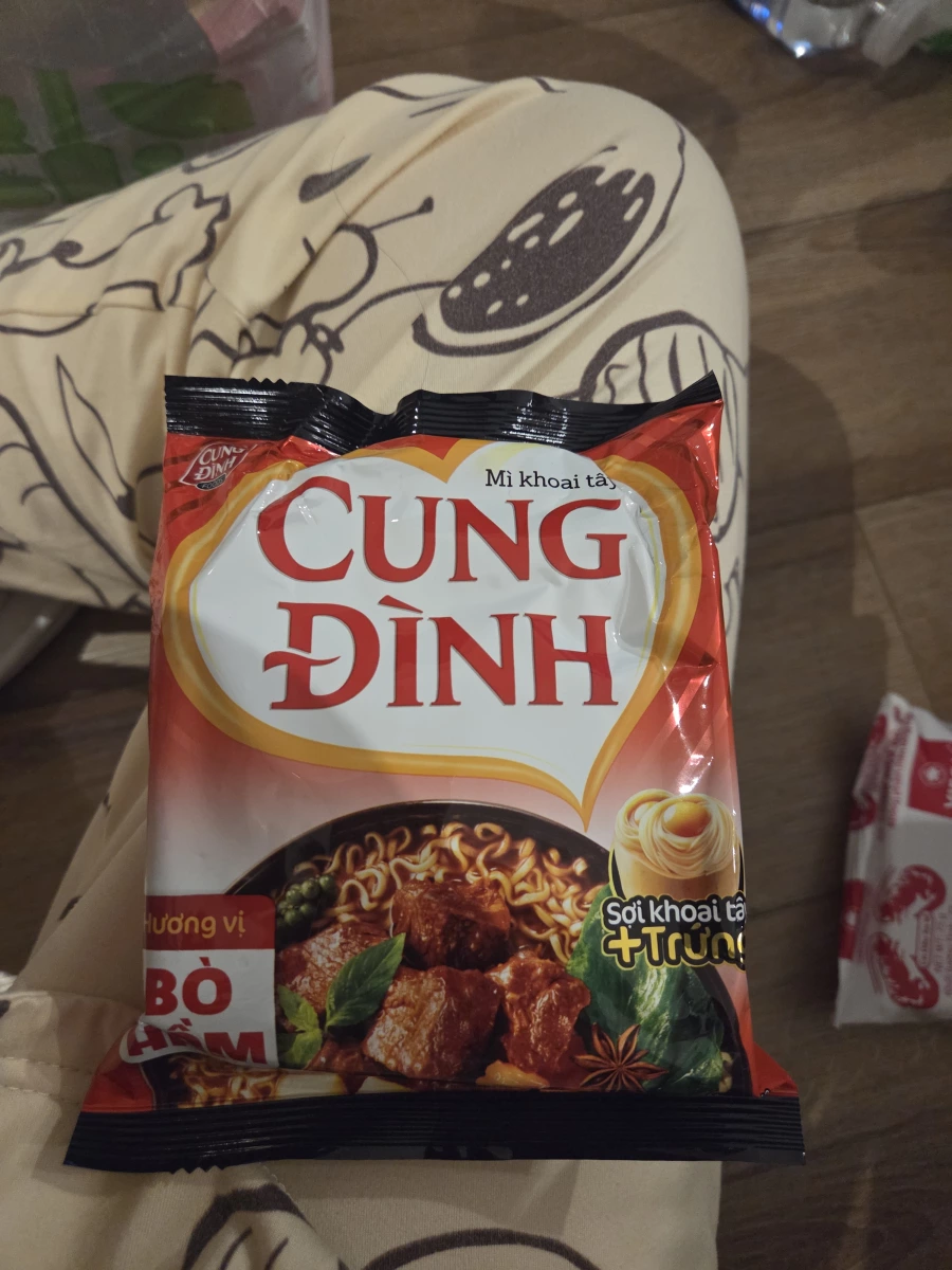 CUNG ĐÌNH 燉牛肉口味馬鈴薯泡麵