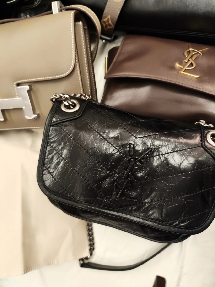 Hermès Constance 手提包、Saint Laurent Niki 手提包等