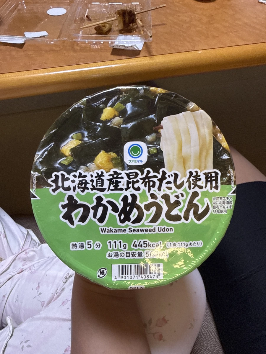 FamilyMart 北海道產昆布高湯海帶芽烏龍麵