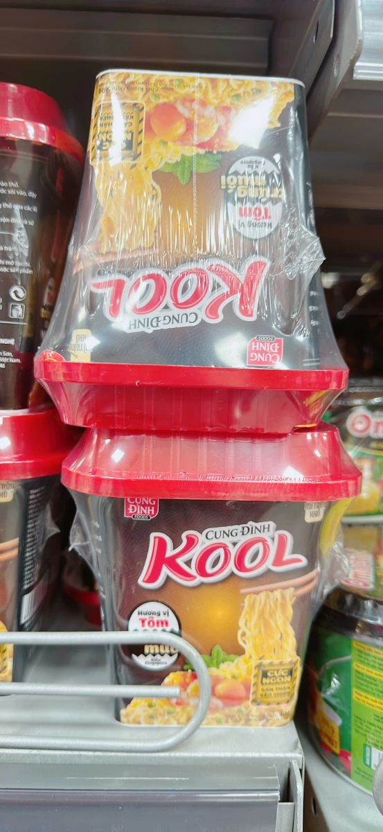 Cung Đình KOOL 海鮮口味泡麵