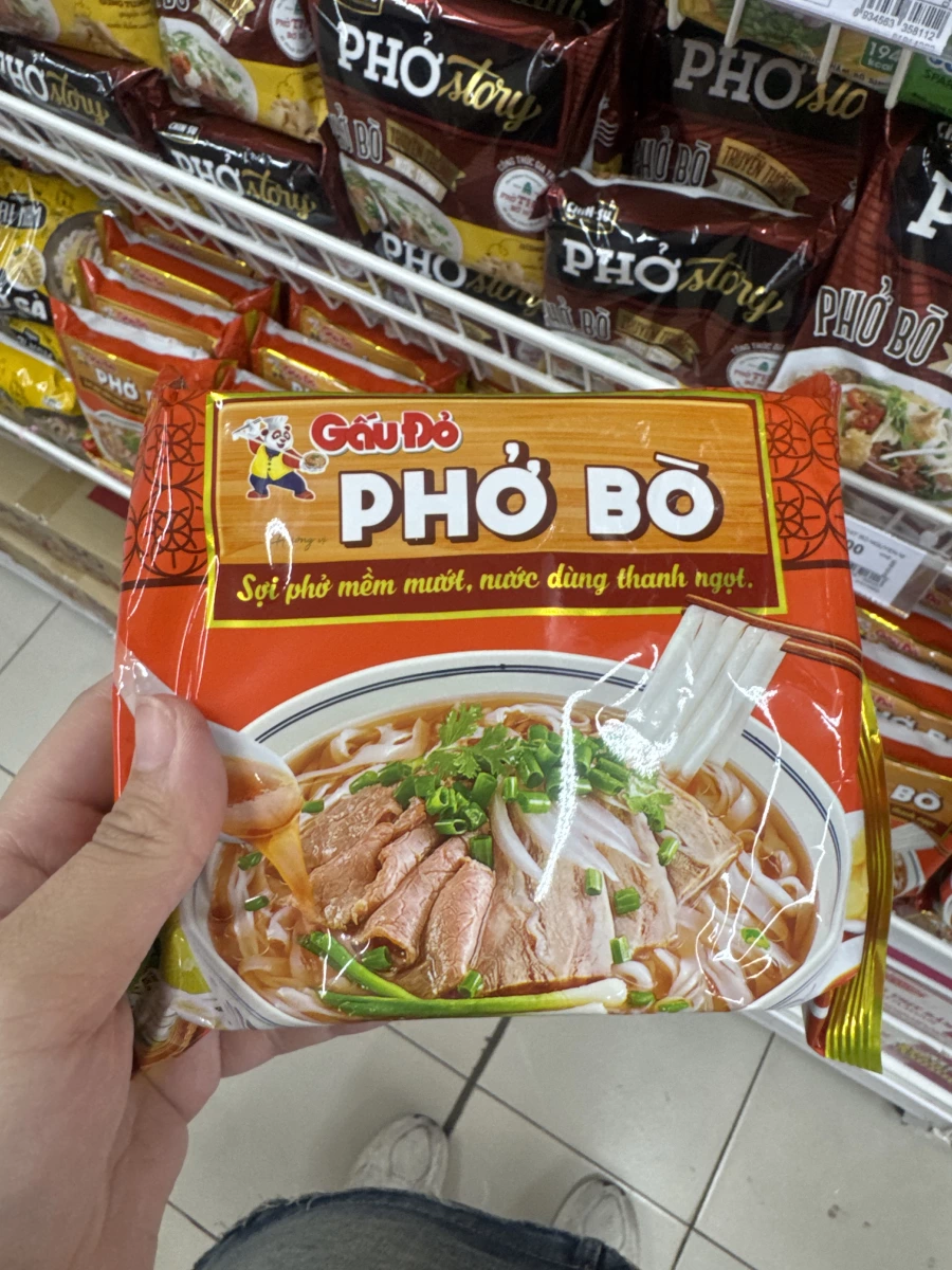 Gấu Đỏ PHỞ BÒ 越南牛肉河粉泡麵