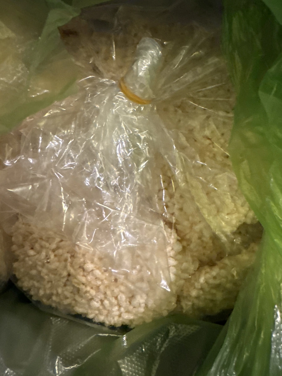 散裝米製品（疑似米香或生米）