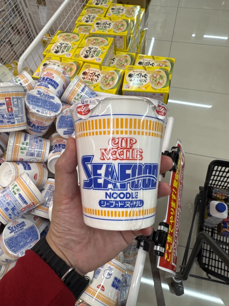 日清海鮮杯麵 (Nissin Cup Noodle Seafood)