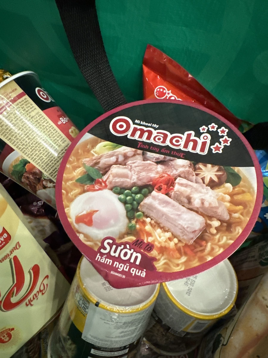 Omachi 五果燉排骨風味馬鈴薯杯麵
