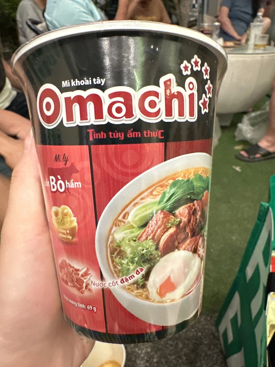 Omachi 燉牛肉味馬鈴薯杯麵