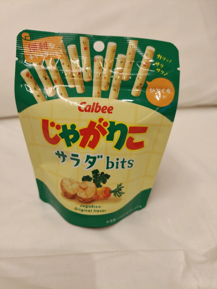 Calbee じゃがりこ 沙拉口味薯條 (Jagarico Salad bits)