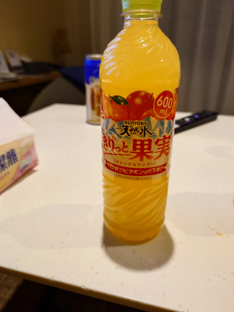 Suntory 天然水 きりっと果實 (柳橙與芒果口味)