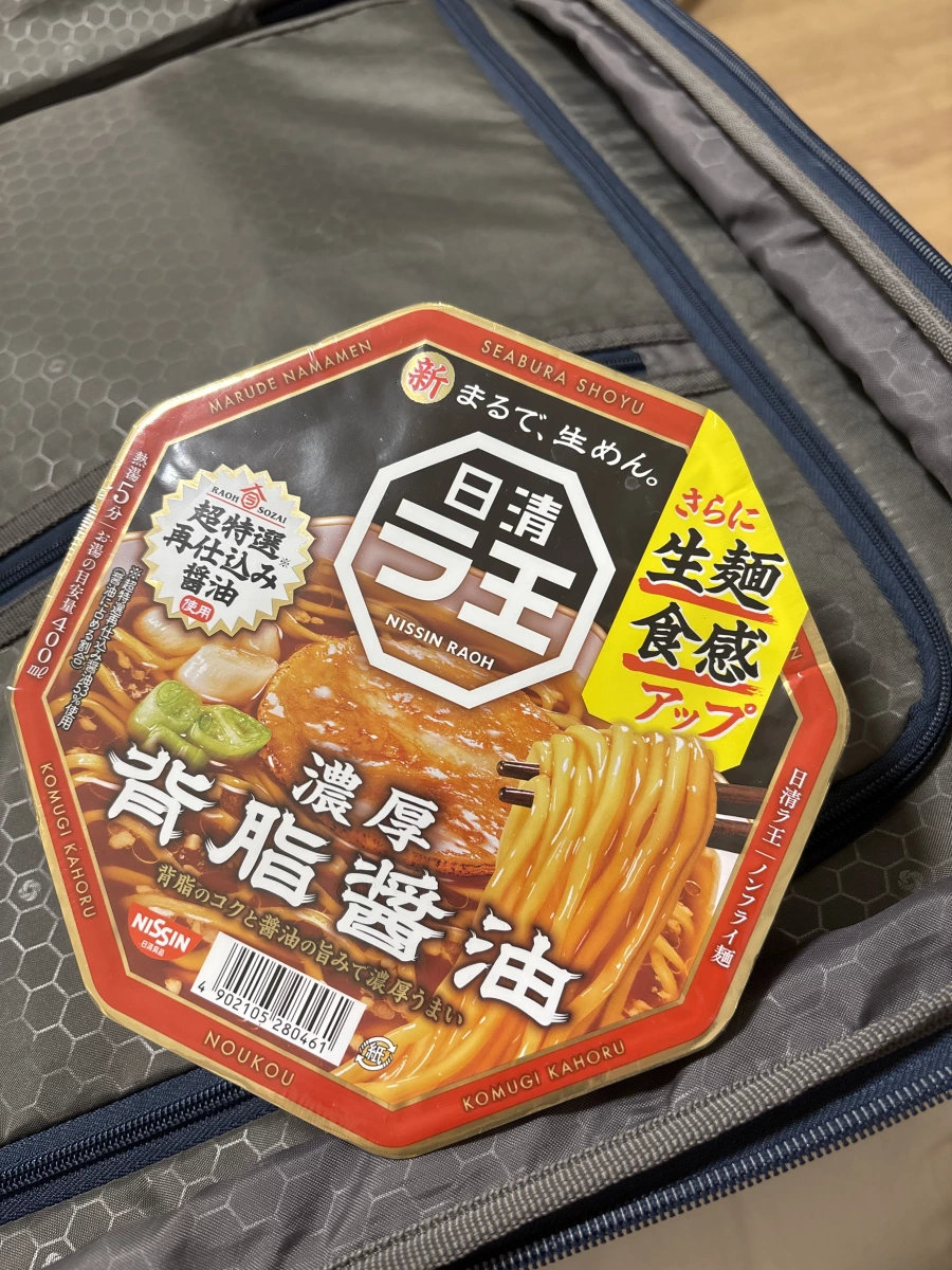 日清ラ王 濃厚背脂醬油泡麵