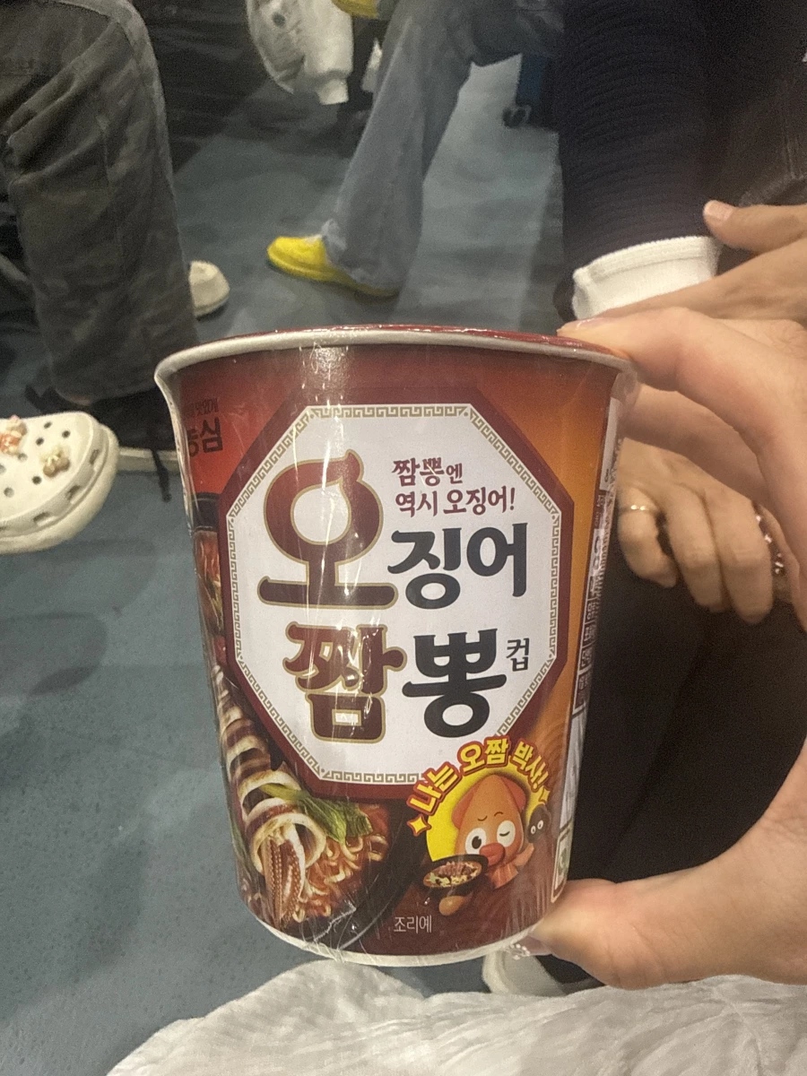 農心魷魚炒碼杯麵