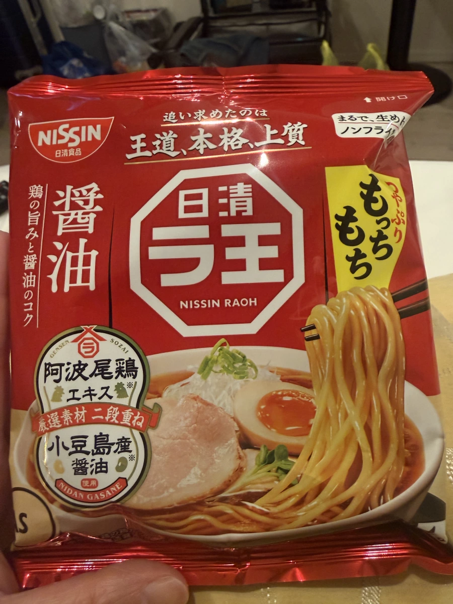 日清ラ王 醬油口味泡麵