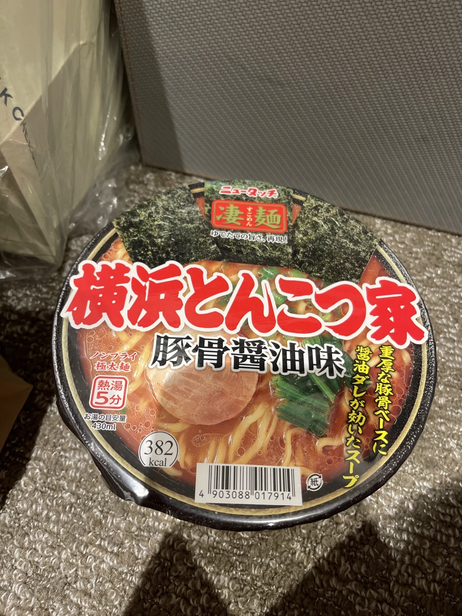 New Touch 淒麵 橫濱家系豚骨醬油拉麵