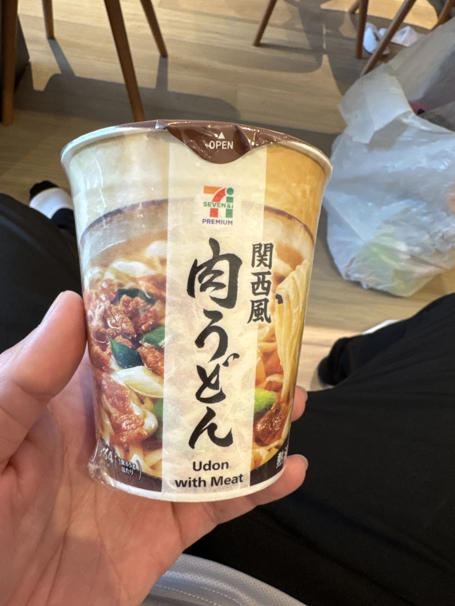 7-11 Premium 關西風肉烏龍杯麵