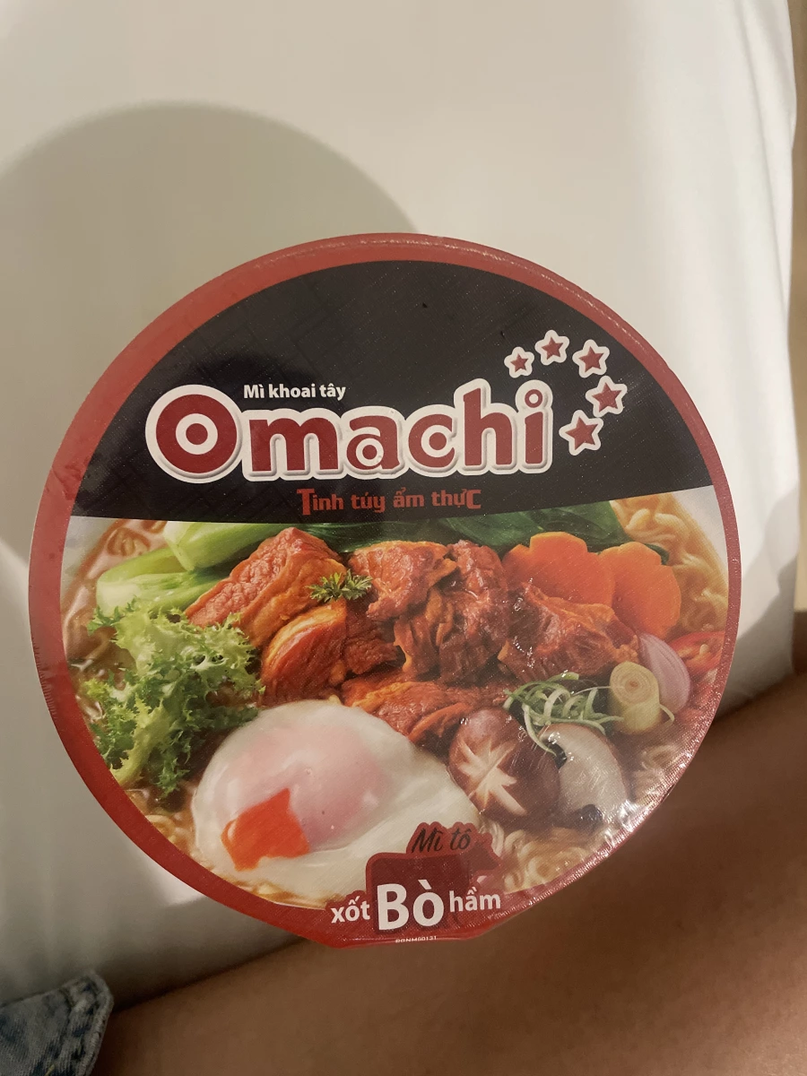 Omachi 燉牛肉風味馬鈴薯泡麵