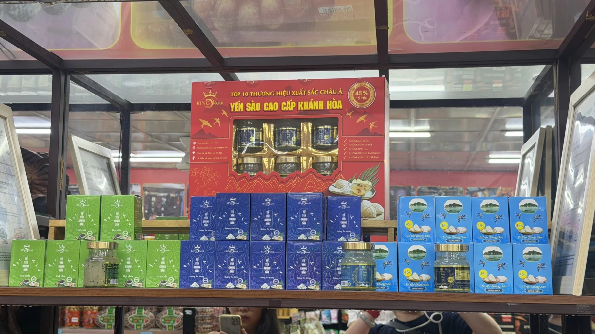 King Nest 即食燕窩禮盒、King Nest 即食燕窩奇亞籽口味等