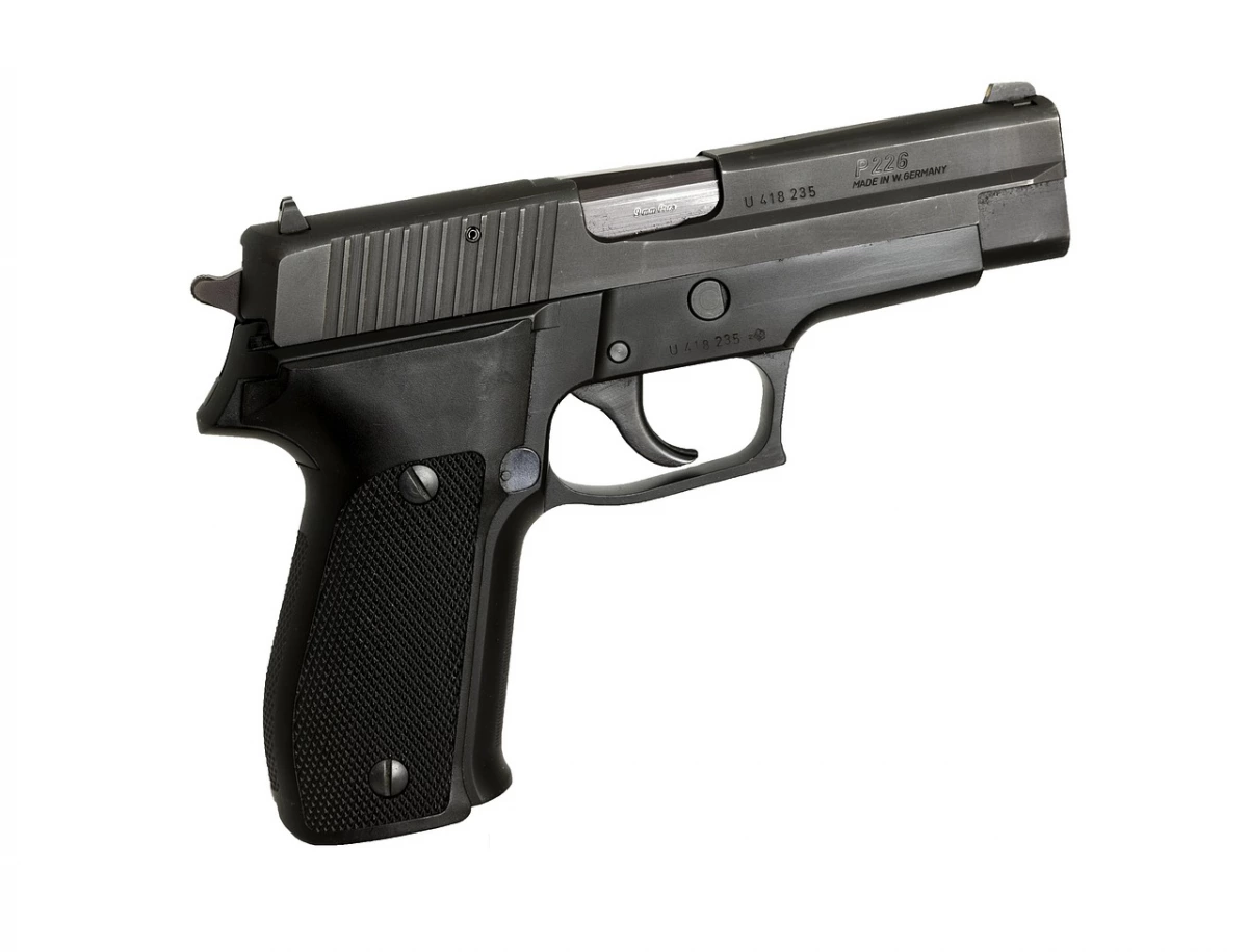 SIG Sauer P226 手槍