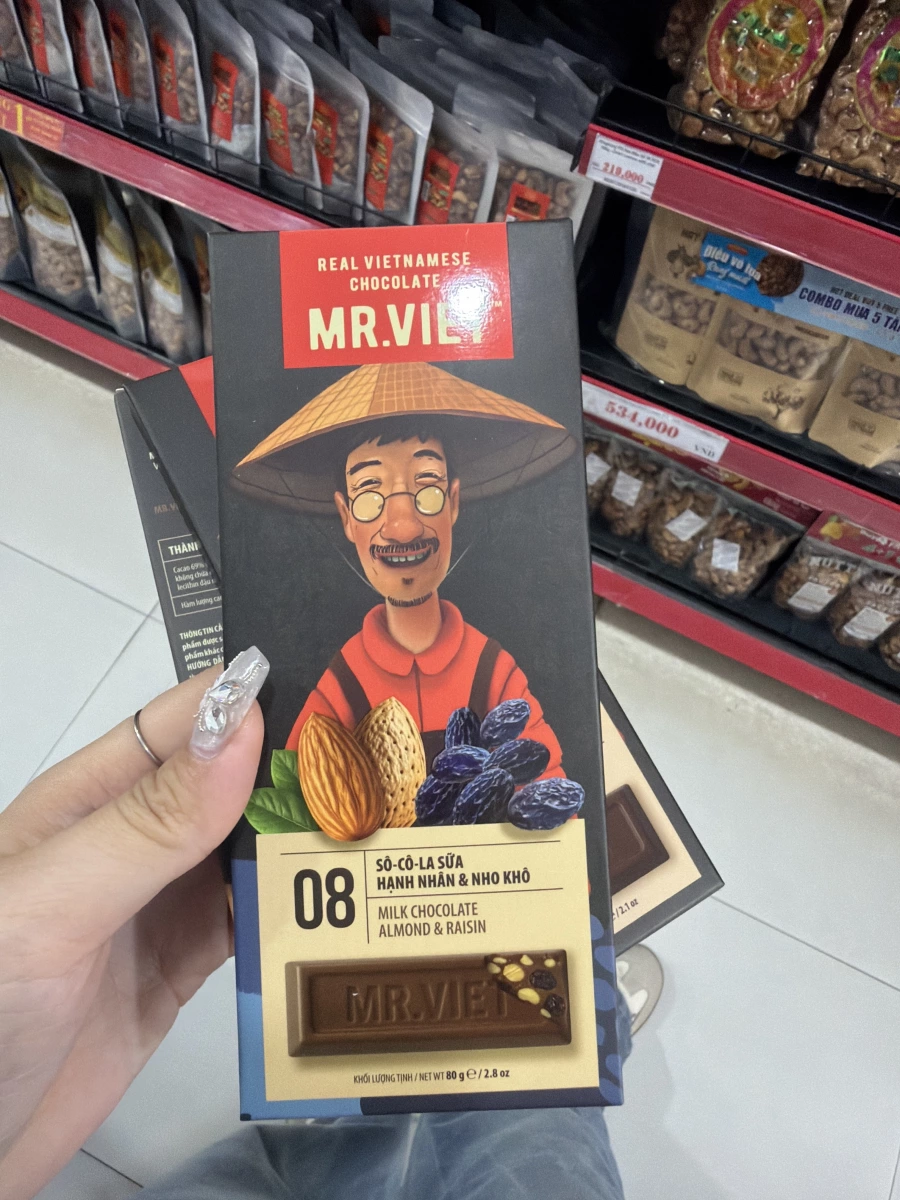 MR.VIET 越南牛奶巧克力（杏仁與葡萄乾口味）