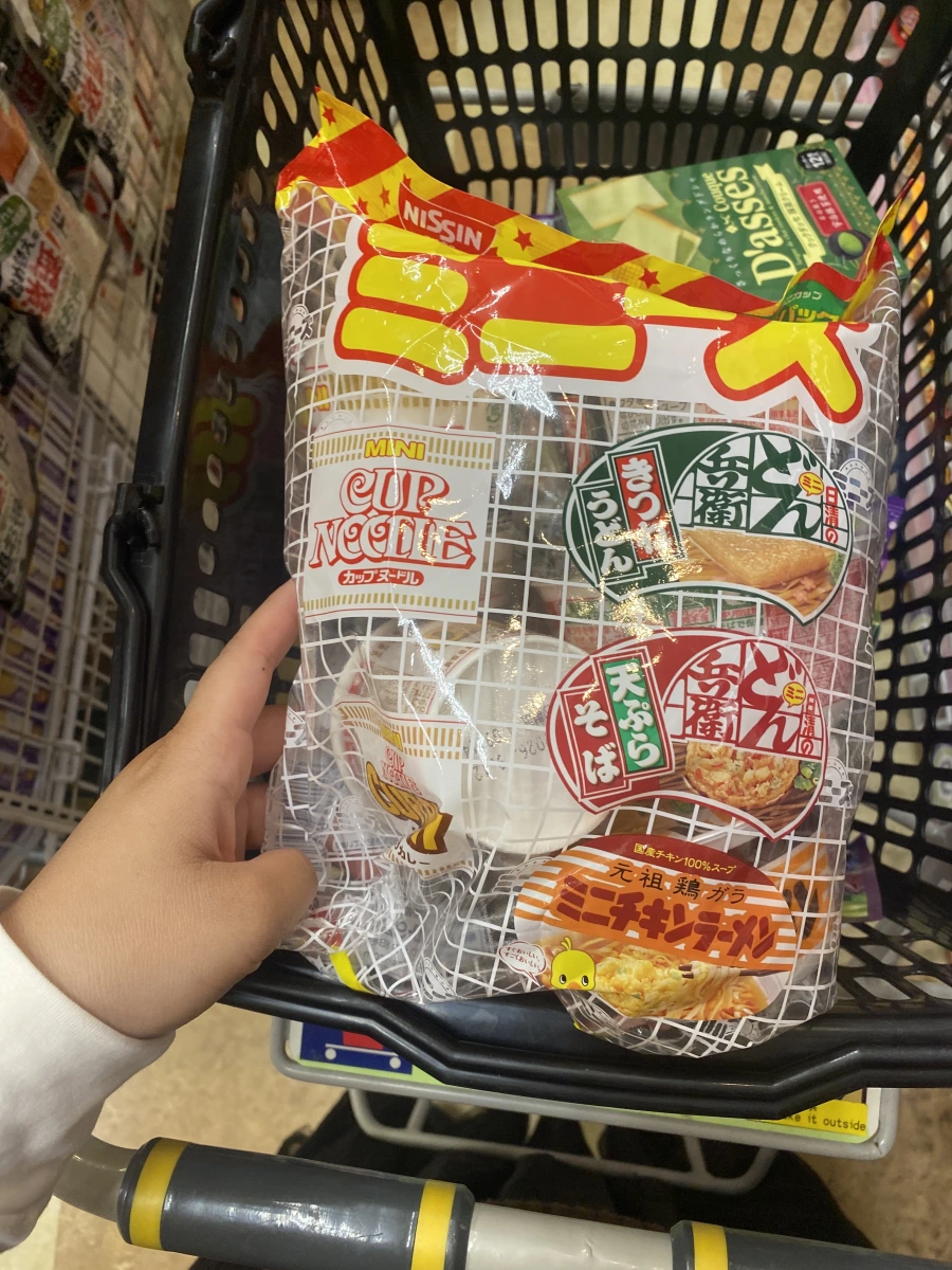 日清迷你杯麵組合包 (Nissin Mini Pack)、三立 D'asses 抹茶薄燒餅乾