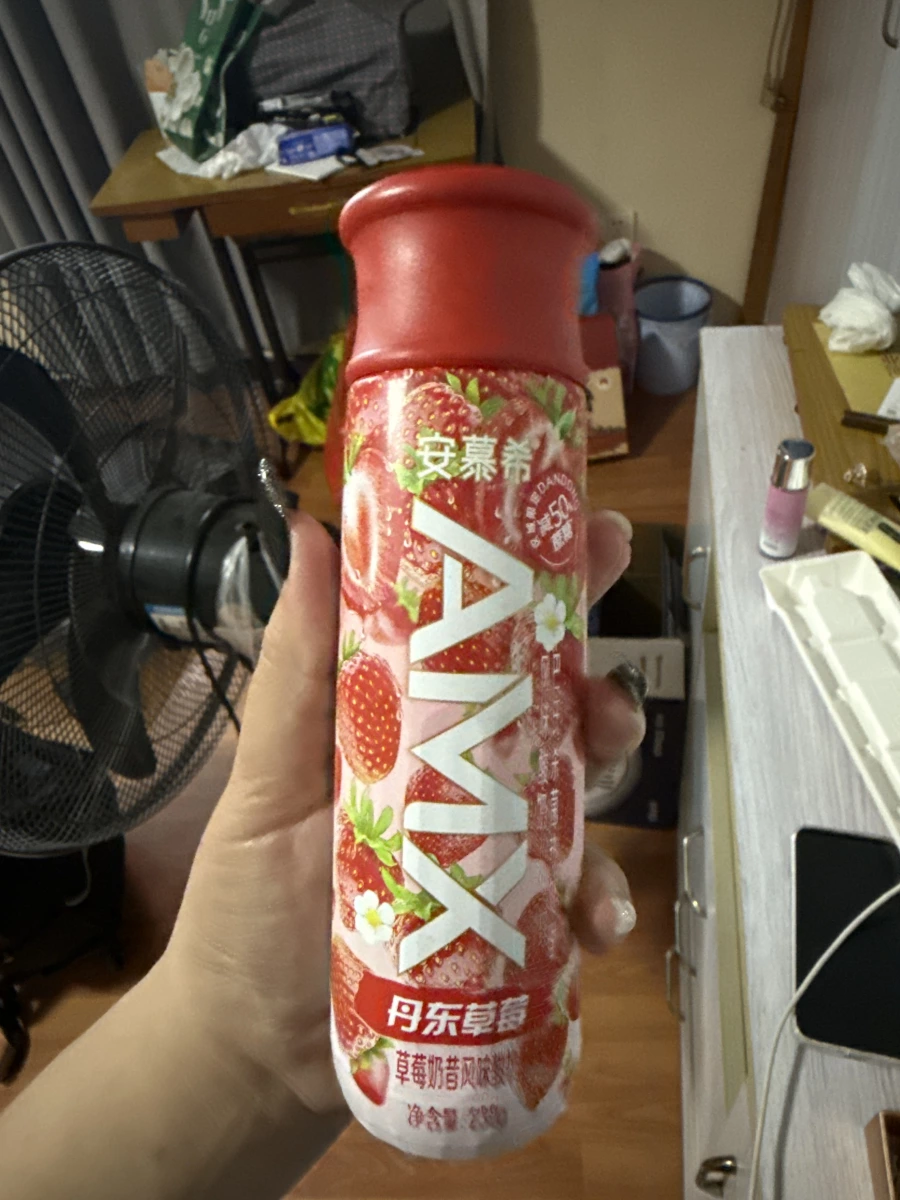 安慕希 AMX 丹東草莓草莓奶昔風味酸奶