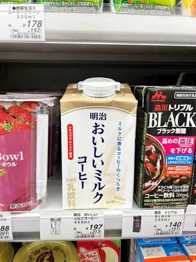 明治美味牛奶咖啡、森永三重無糖黑咖啡等