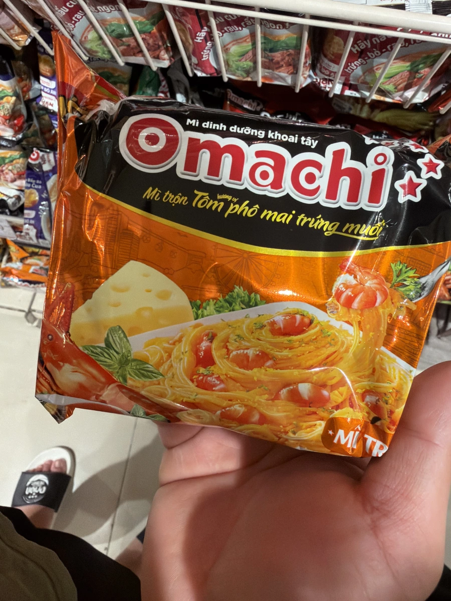 越南 Omachi 蝦子起司鹹蛋黃風味拌麵