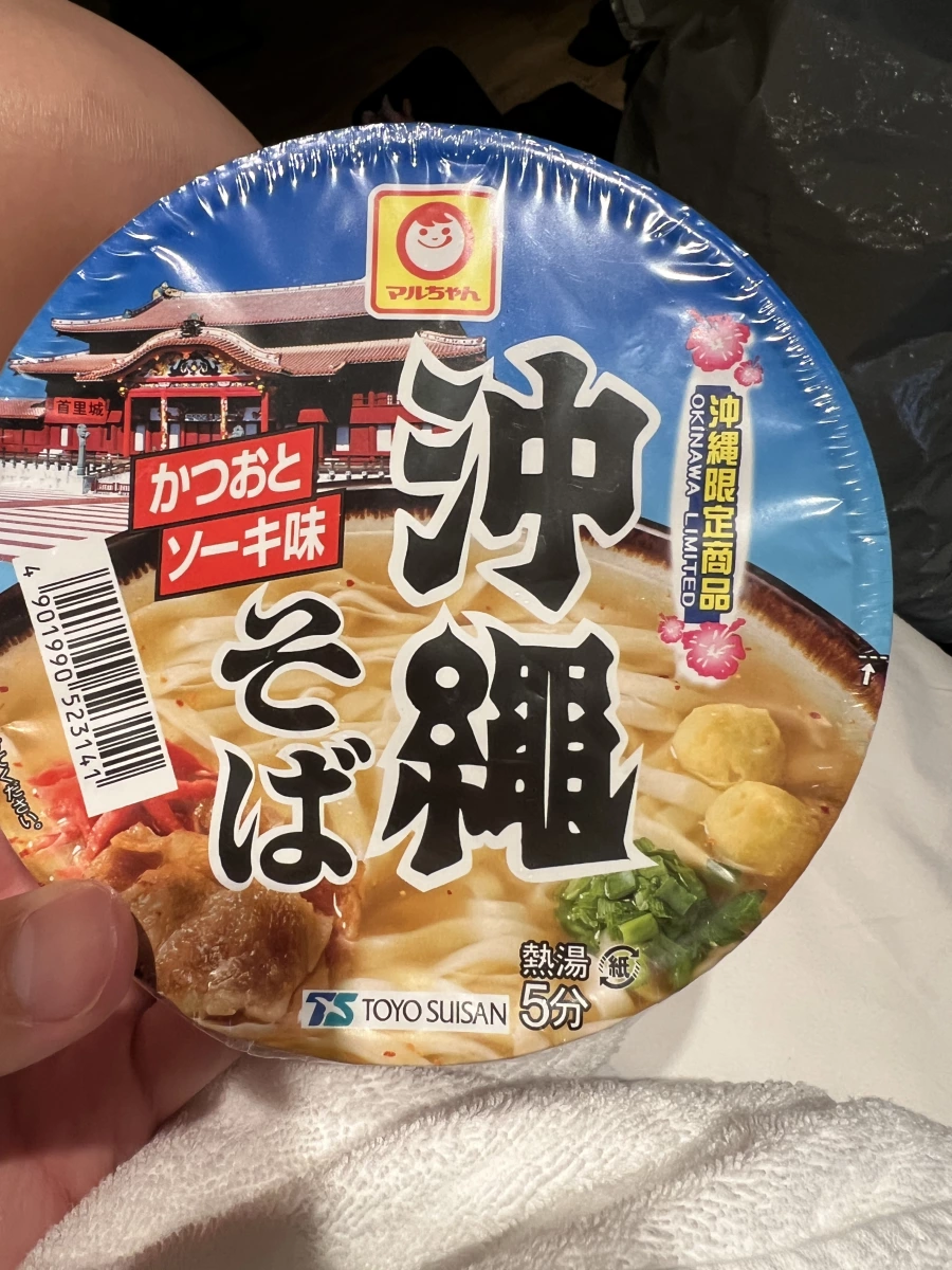 東洋水產（Maruchan）沖繩限定沖繩蕎麥麵（鰹魚排骨風味）