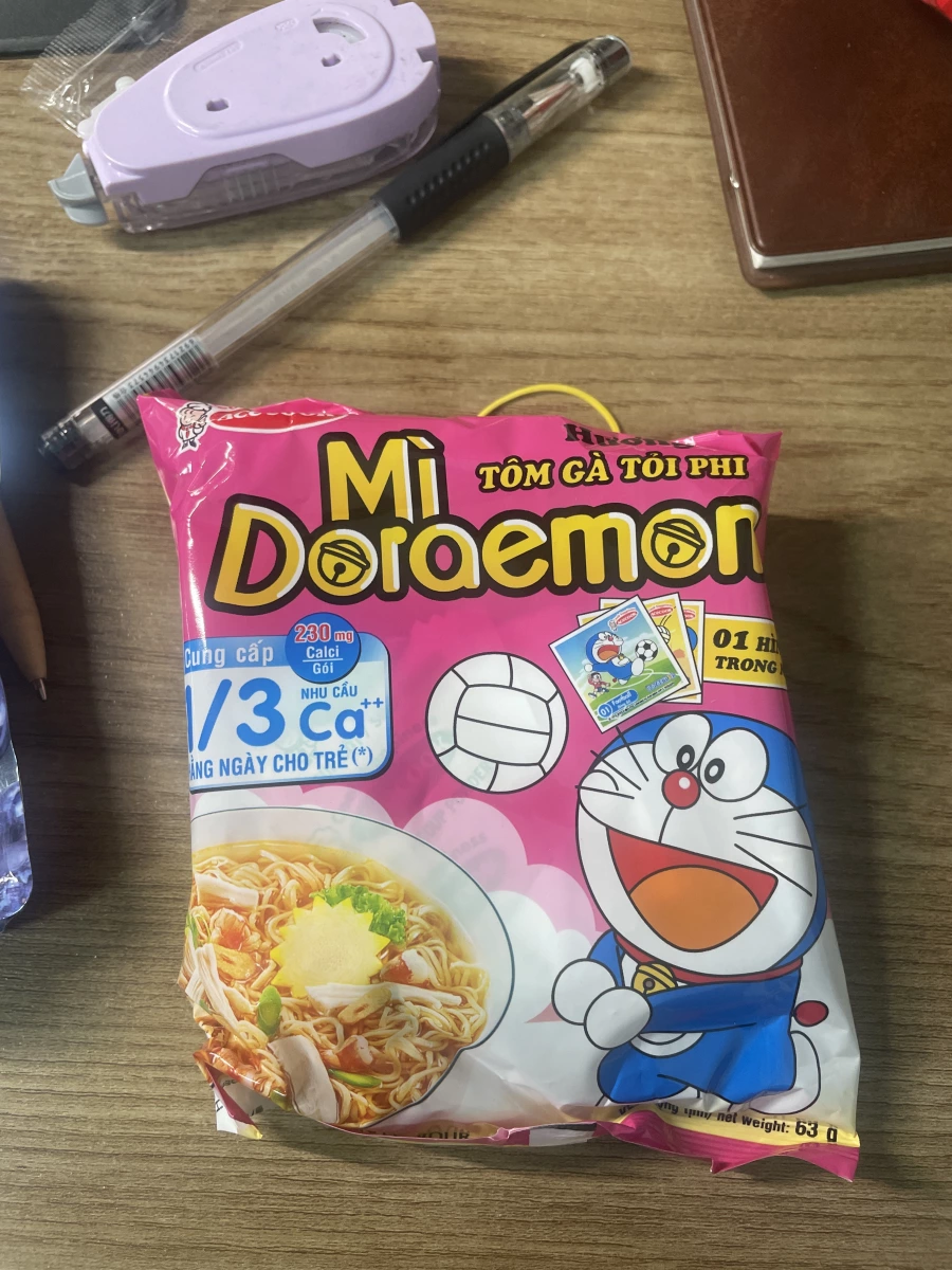 越南 Acecook 哆啦A夢泡麵（蝦雞蒜油風味）