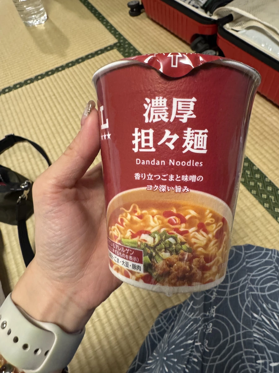日本7-PREMIUM濃厚擔擔麵