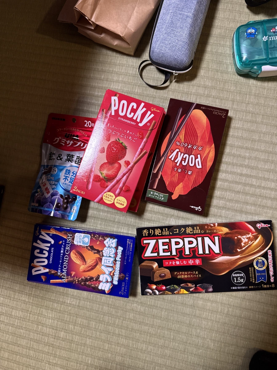 UHA 悠哈 鐵與葉酸軟糖、Glico Pocky 草莓巧克力棒等