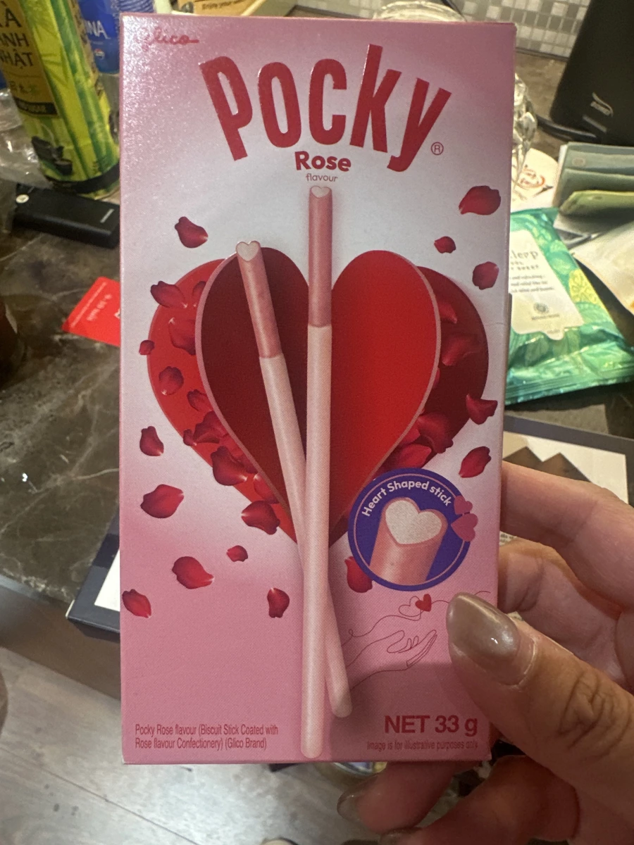 Glico Pocky 玫瑰口味巧克力棒