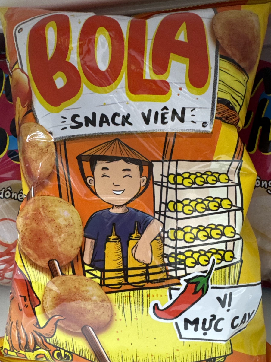 BOLA 辣魷魚味球狀零食 (Bola Snack Viên Vị Mực Cay)