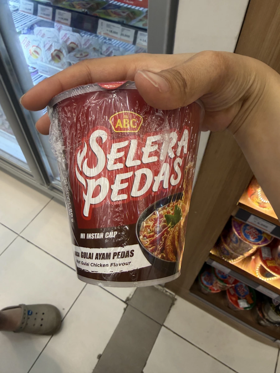 ABC Selera Pedas 辣味咖哩雞泡麵 (Mi Instan Cup Gulai Ayam Pedas)