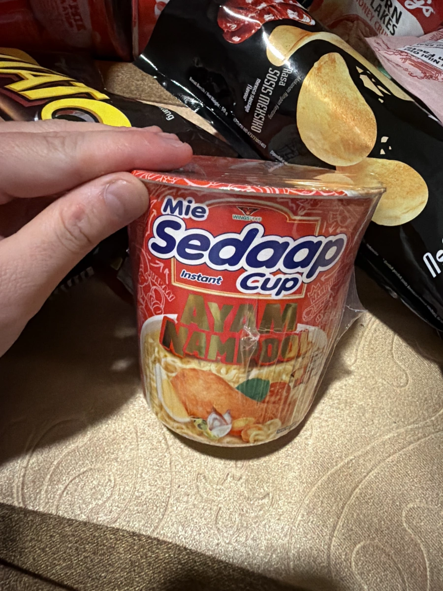 Mie Sedaap Cup Ayam Nampool 雞肉風味杯麵、Chitato Rasa Sosis Meksiko 墨西哥香腸風味洋芋片