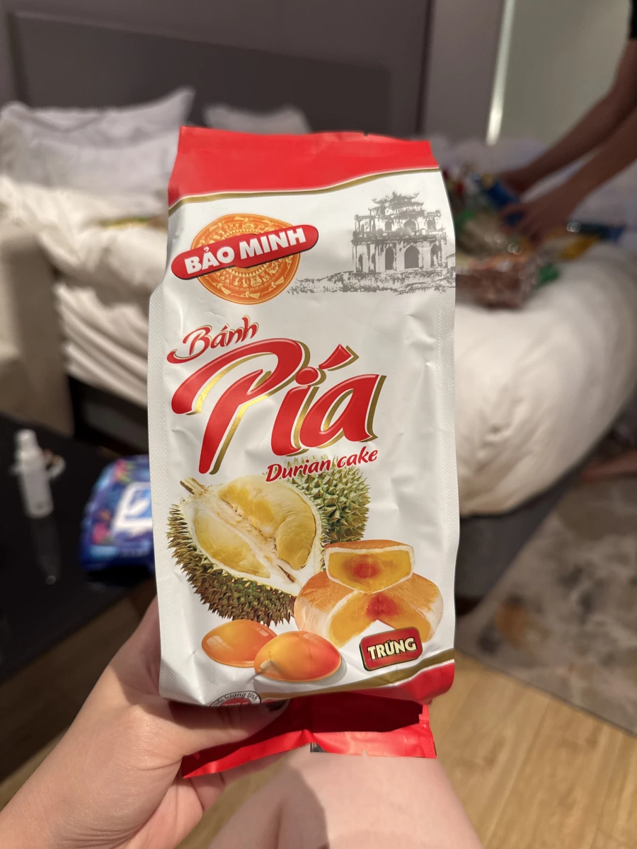 保明 (Bảo Minh) 榴槤綠豆沙蛋黃酥 (Bánh Pía)