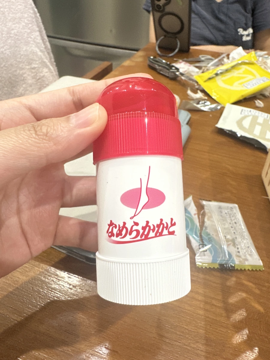 小林製藥 腳跟保濕棒 (なめらかかと)