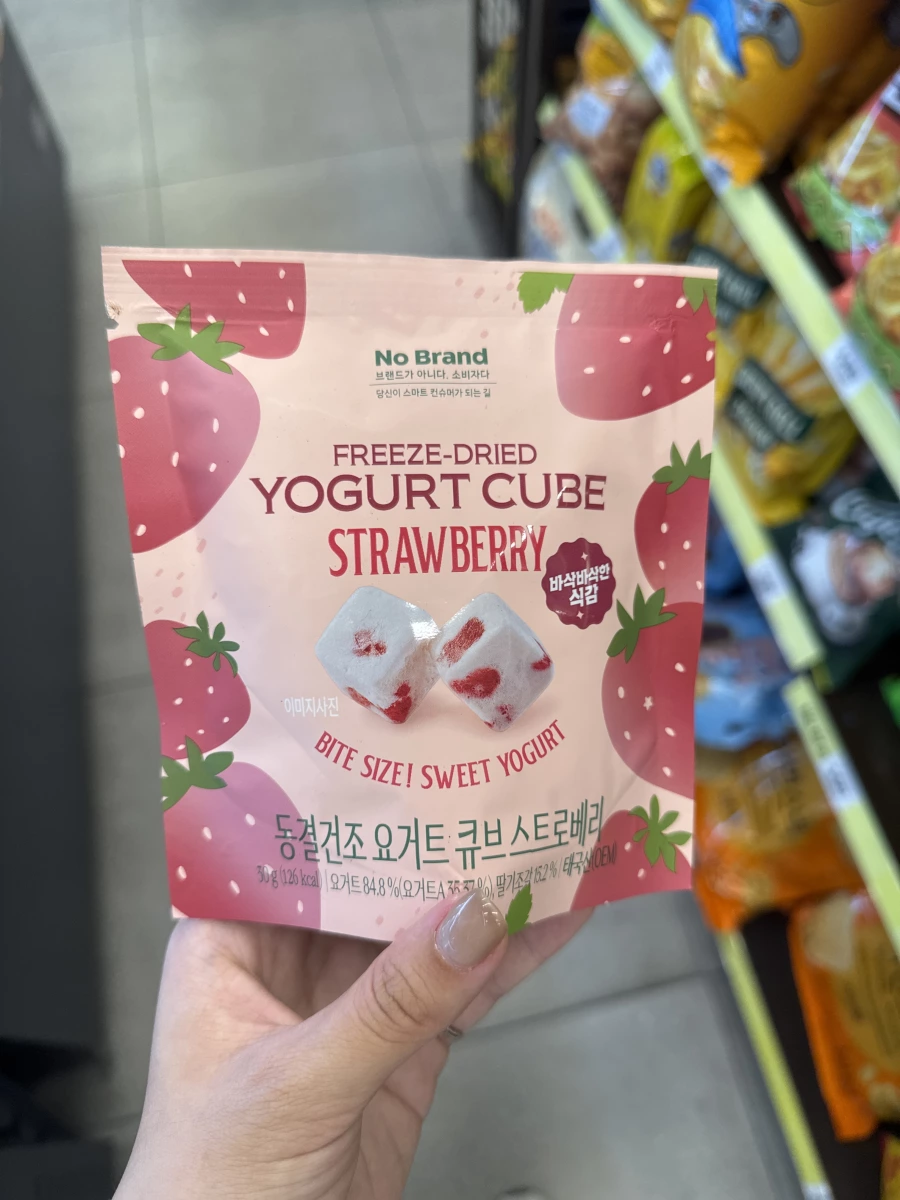 No Brand 冷凍乾燥優格塊（草莓口味）